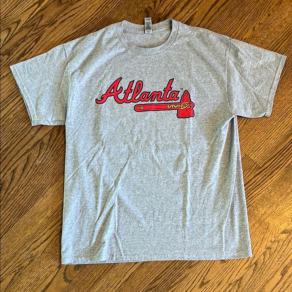 Gildan Gray Red Short Sleeve Tee